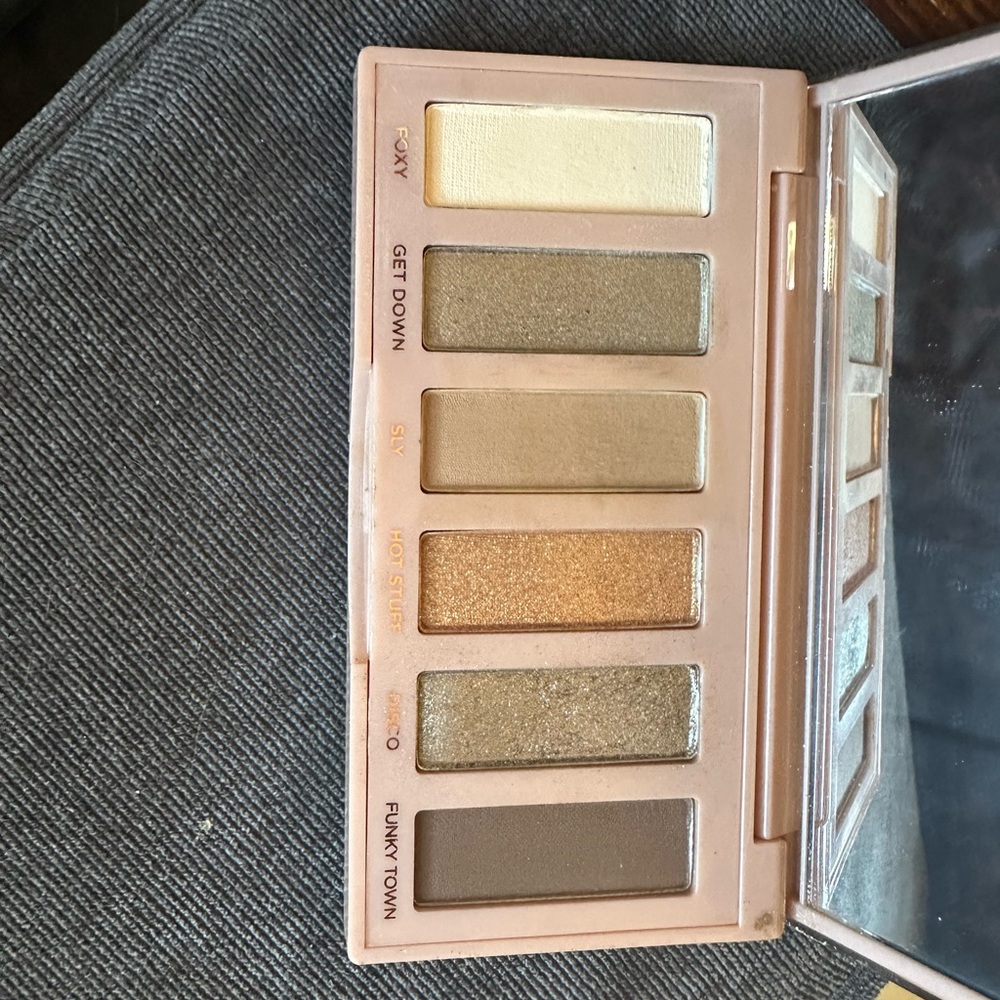 Urban Decay Vibrant Multicolor Eyeshadow Palette - Picture 2 of 2